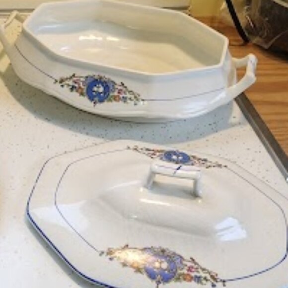 Vintage Martha Washington Covered Floral Vegetable Dish French China - Picture 3 of 6